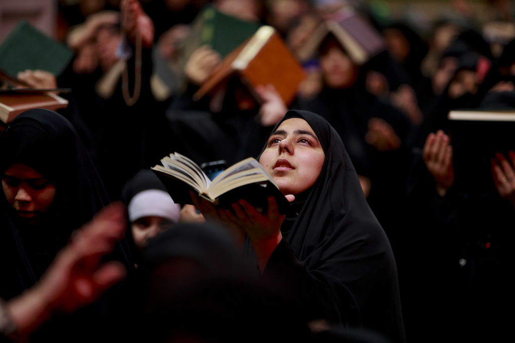 الاجواء الرمضانية في النجف.المصدر:AP