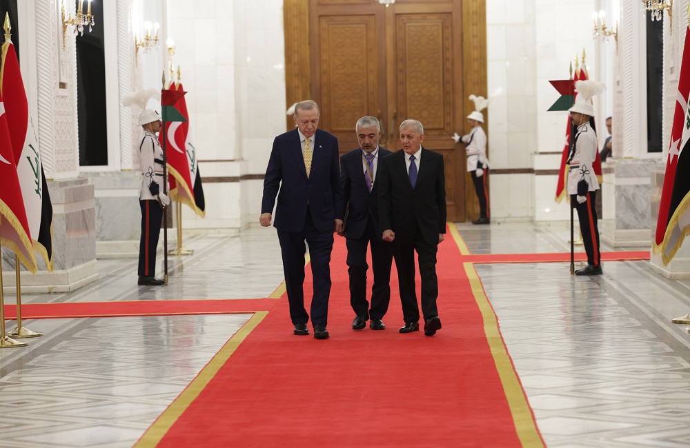 رئيس الجمهورية العراقي عبداللطيف رشيد يستقبل رئيس الجمهورية التركي رجب طيب اردوغان في بغداد.المصدر:مكتب رئيس الجمهورية العراقي
