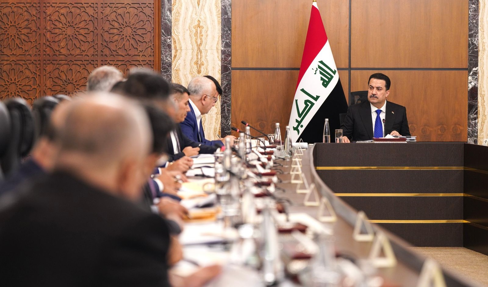 الاجتماع الثاني للجنة العليا للتنسيق بين مجلس الوزراء والاتحادات والنقابات.المصدر:مكتب السوداني