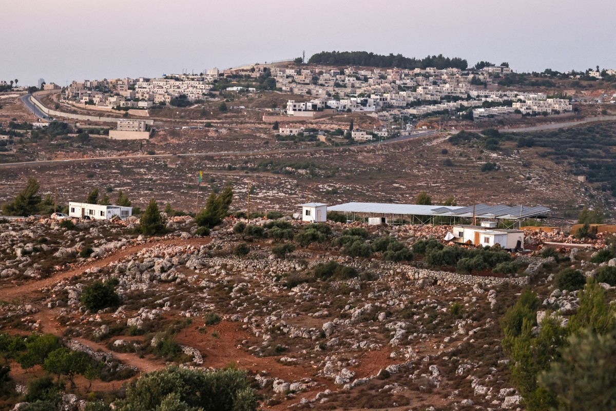 بؤرة استيطانية إسرائيلية قرب قرية بتير الفلسطينية أحد مواقع التراث العالمي لليونسكو في الضفة الغربية