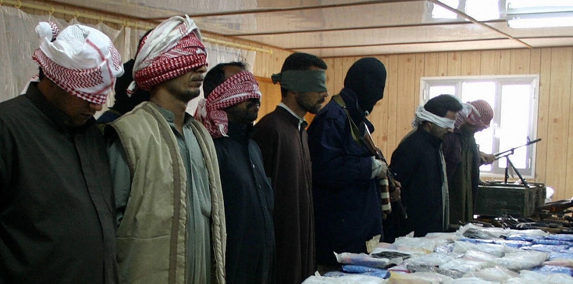 معتقلون بتهمة المخدرات