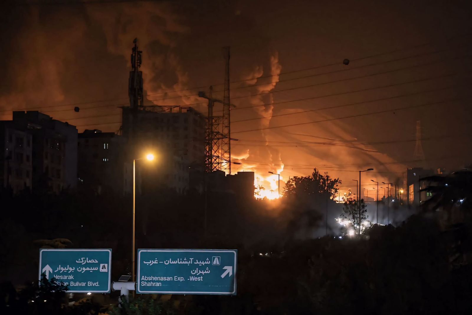 استهداف مواقع استراتيجية في العمق الإيراني ليلة أمس