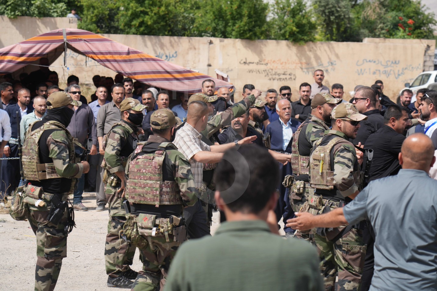 Tensions rise at Gorran Movement conference as security forces deploy outside venue on May 24, 2025. Photo: Hama Sur / Channel8

