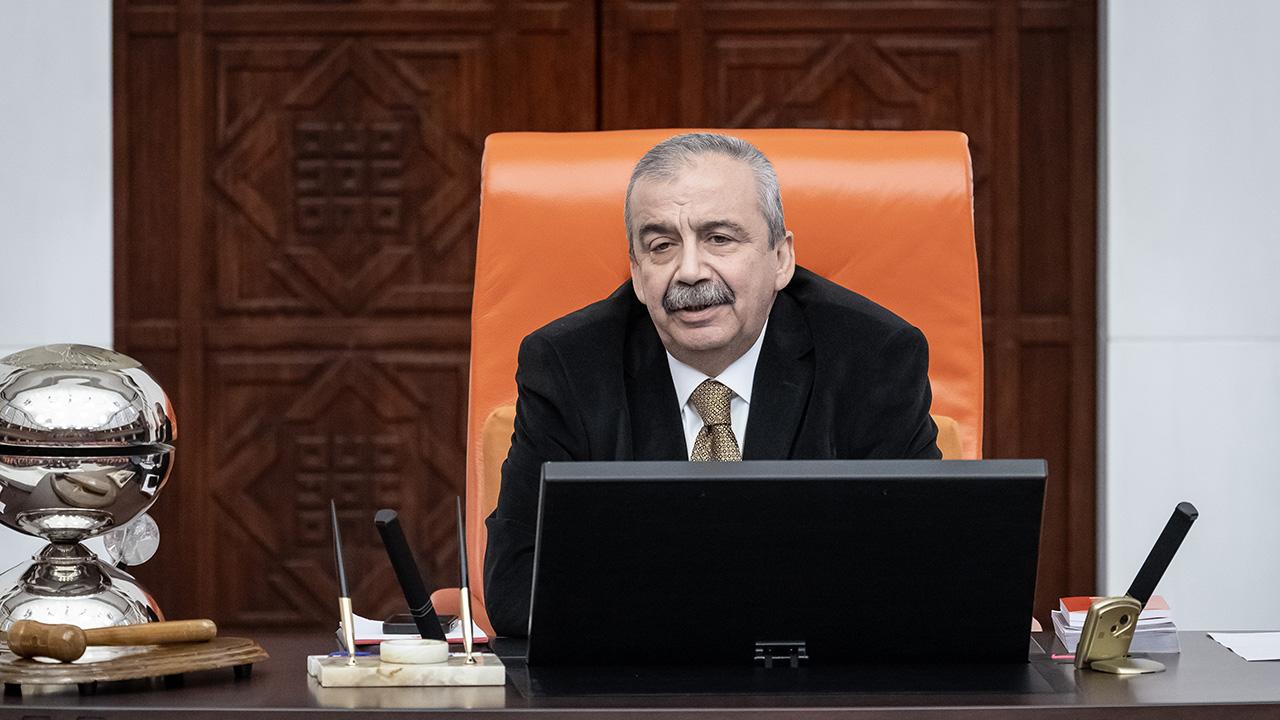 Sirri Sureyya Onder