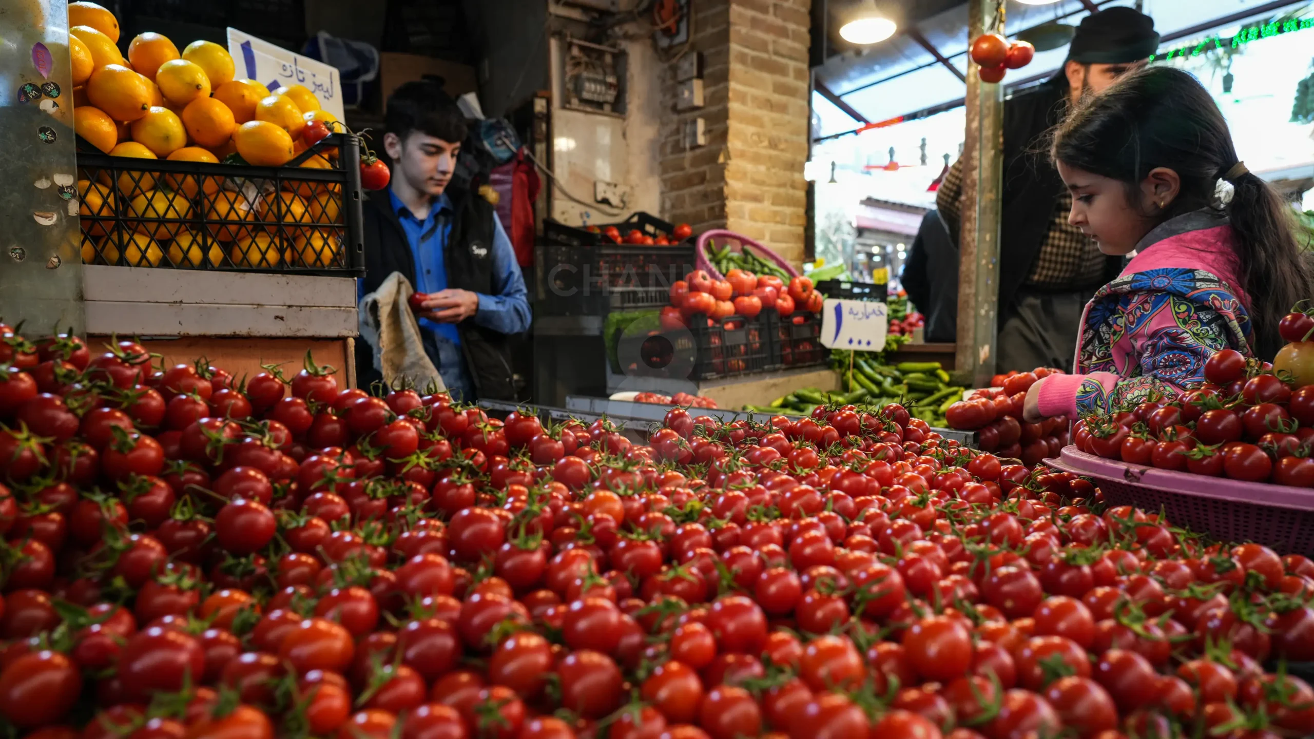 A shop selling fresh produce at a local bazaar in Sulaymaniyah. Photo: Hama Sur / Channel8