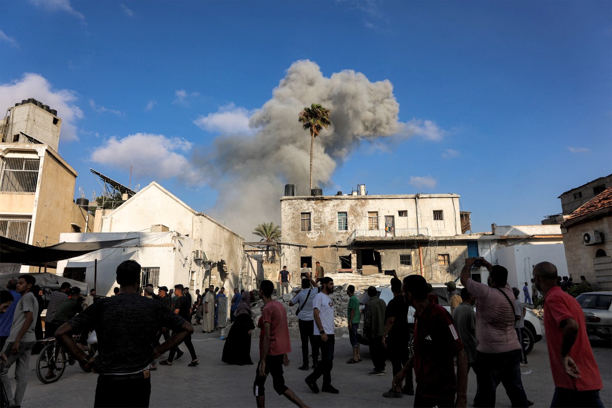 Smoke rises after an Israeli strike in Gaza City on July 2, 2025. Photo: Omar al-Qattaa / AFP