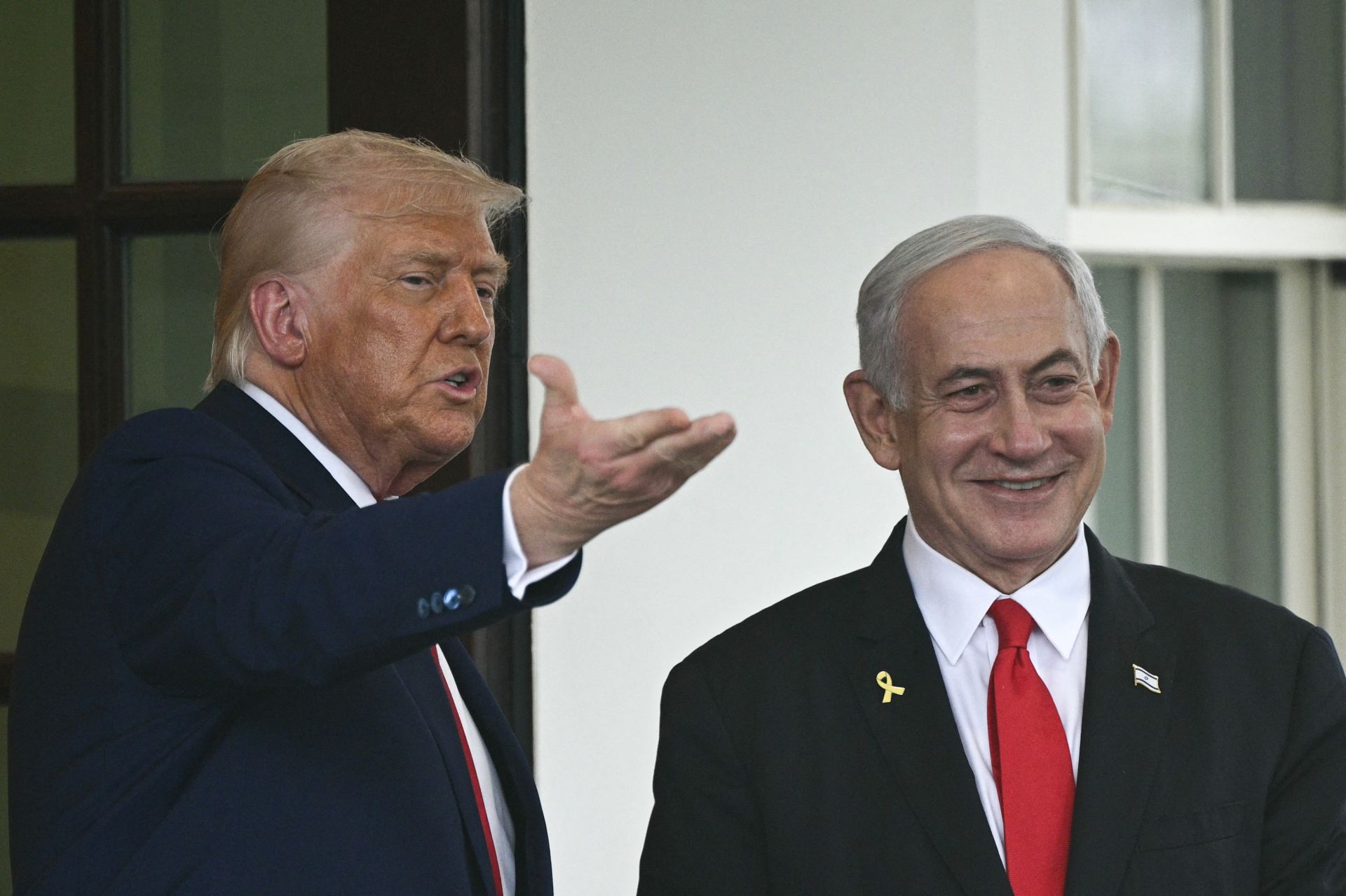 US President Donald Trump gestures as Israeli Prime Minister Benjamin Netanyahu departs the White House in Washington, DC, on April 7, 2025. Photo: AFP
