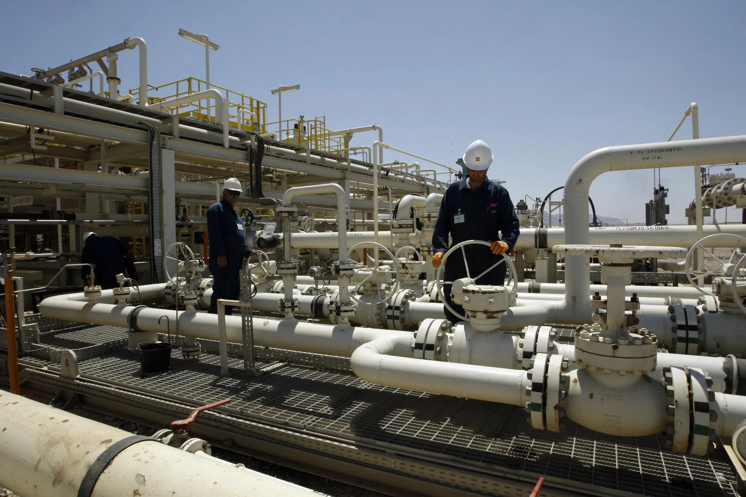 Oil refinery in Kurdistan Region. Photo: Ali al-Saadi / AFP

