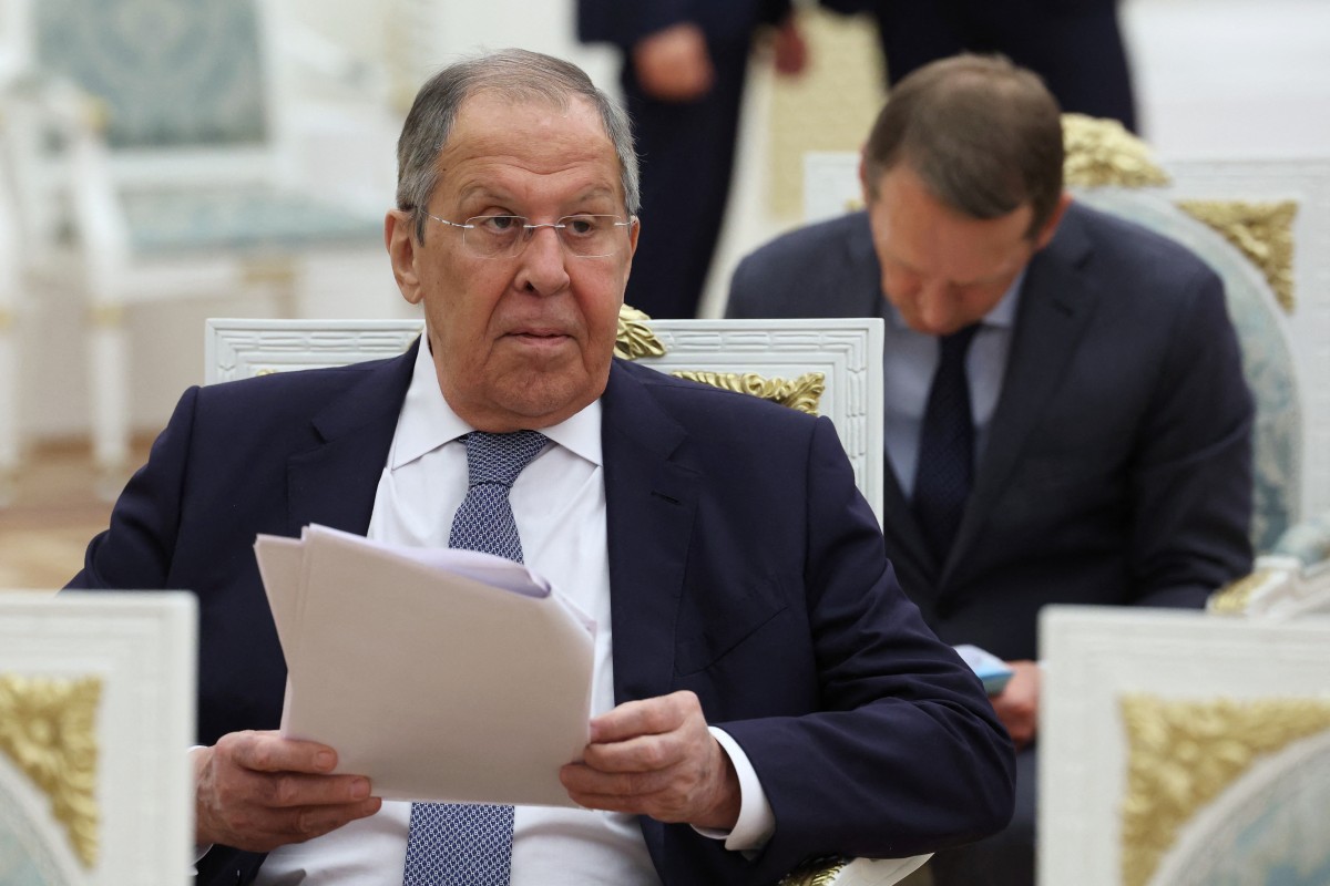 Russian Foreign Minister Sergei Lavrov listens to a statement by President Vladimir Putin during a meeting at the Kremlin in Moscow on August 16, 2025. Photo: Viacheslav Prokofiev / POOL / AFP

