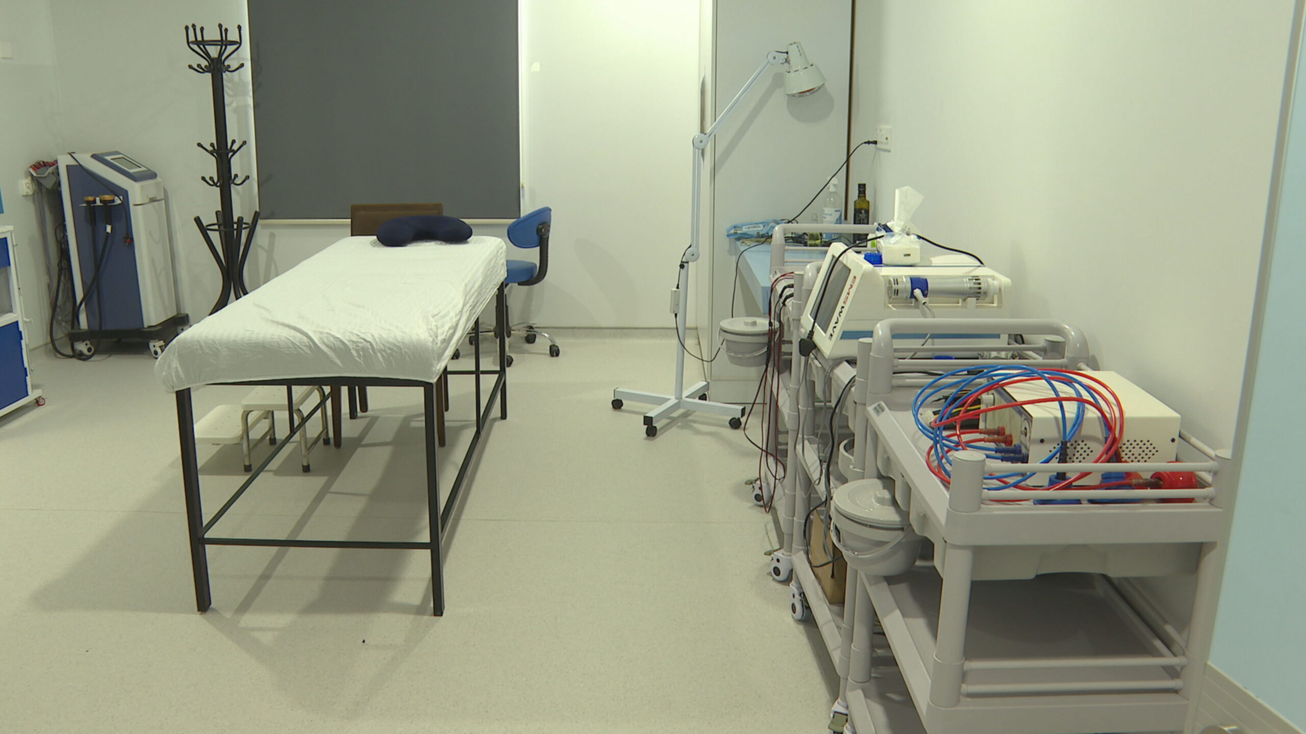 The Ministry of Health reports 49,920 permanent employees and 1,250 contracted staff working in the region’s healthcare system.