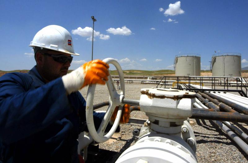 A worker is operating at the Tawke oil field in the Kurdistan Region. Photo: AFP

