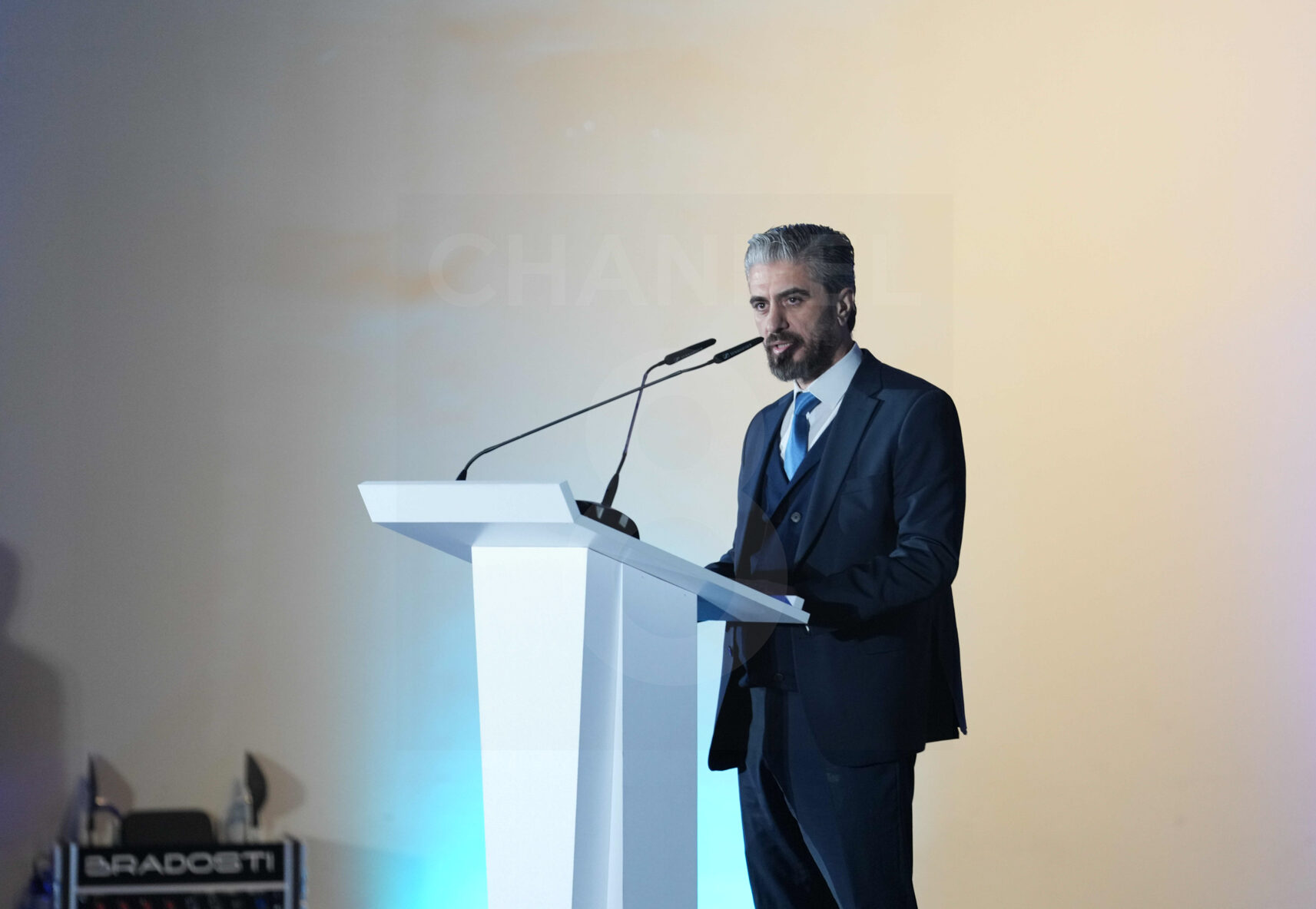  Amanj Jalal, Director General of Sulaymaniyah’s Investment Directorate, speaks at the Empowering Economic Development forum on 9 December 2025. Photo: Hama Sur / Channel8



