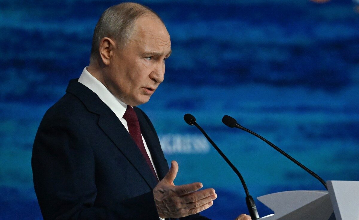 Russian President Vladimir Putin delivers a speech during the plenary session of the St. Petersburg International Economic Forum (SPIEF) in Saint Petersburg on June 5, 2026. Photo: Olga Maltseva / AFP






