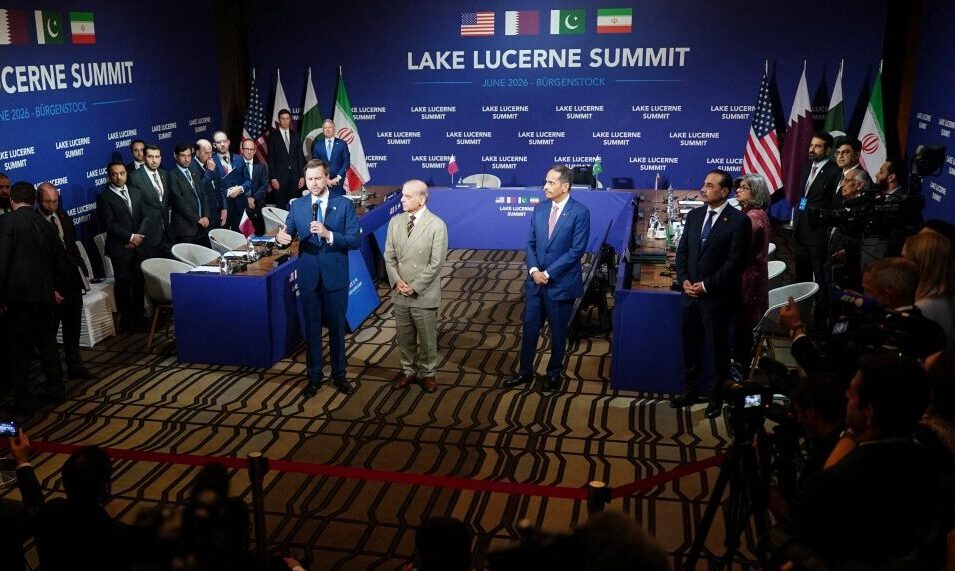 U.S. Vice President JD Vance joined Pakistani and Qatari leaders in Switzerland on June 21, 2026, to launch high-level peace talks despite Iran's concurrent closure of the Strait of Hormuz. Photo: Nathan Howard / AFP 
