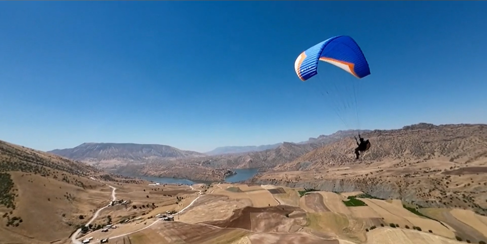 Photo of a paraglider in Kurdistan