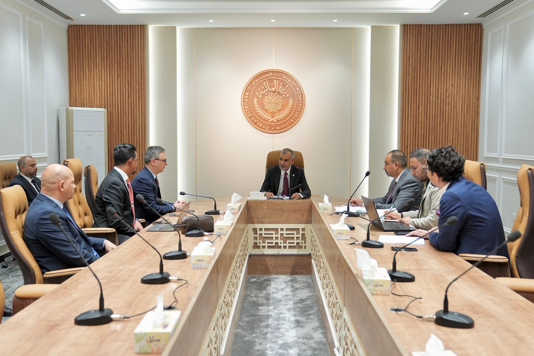 Finance Minister Faleh Sari meets with a delegation from IT firm Strategyobject in Baghdad to review ongoing digital transformation and customs automation initiatives.