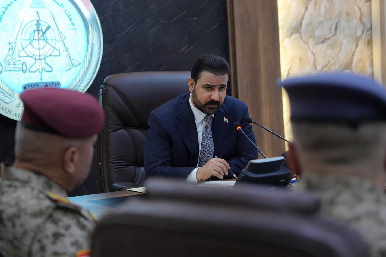 Prime Minister Ali Faleh Al-Zaidi inspects the Air Defense Operations Center in Baghdad, directing defense officials to accelerate national airspace protection plans ahead of the September 30 coalition departure.