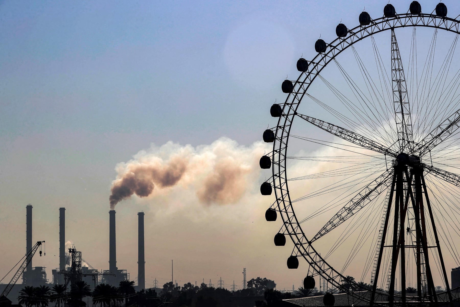 The Dora Thermal Power Station in the Dora district in southern Baghdad, Iraq. Photo: Ahmad al-Rubaye / AFP

