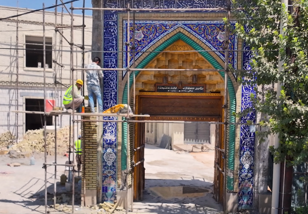 A scene from the restoration of the gate of the Mawlana Khalid Naqshbandi Khanaqa.