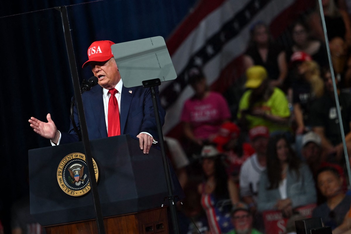 US President Donald Trump speaks at a rally at Gastonia Municipal Airport in Gastonia, North Carolina, on September 16, 2026. Trump is campaigning for Republican US Senate candidate Michael Whatley. (Photo by Brendan SMIALOWSKI / AFP)