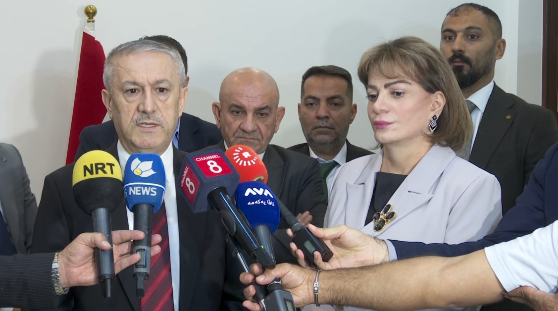 Abdullah Haji Mahmood, KRG Minister of Martyrs and Anfal Affairs, and Srwa Abdulwahid, Iraqi Minister of Environment, speak to reporters in Baghdad on September 28, 2026. Photo: Channel8 
