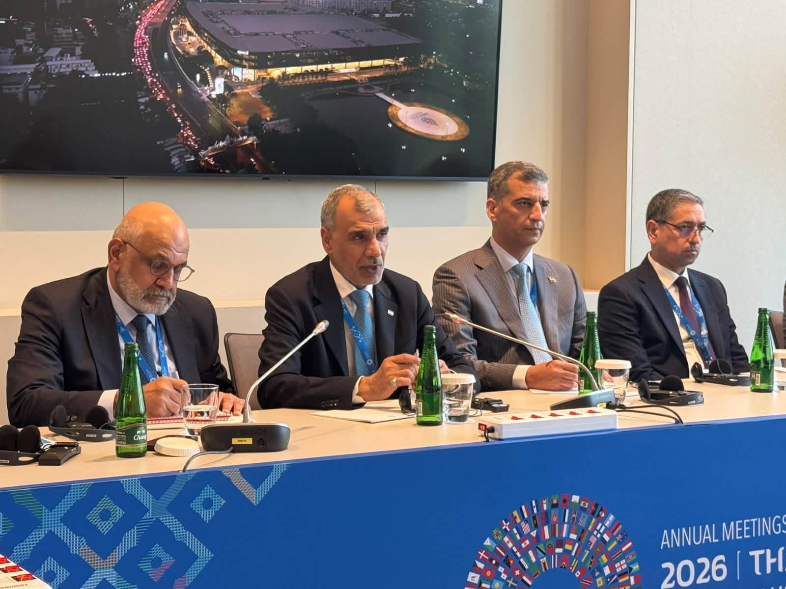 An Iraqi delegation, including Iraqi Finance Minister Faleh al-Sari and CBI Governor Nizar Nasser Hussein, meets with World Bank Vice President Ousmane Dione in Bangkok, Thailand, on October 15, 2026. Photo: Iraqi Ministry of Finance