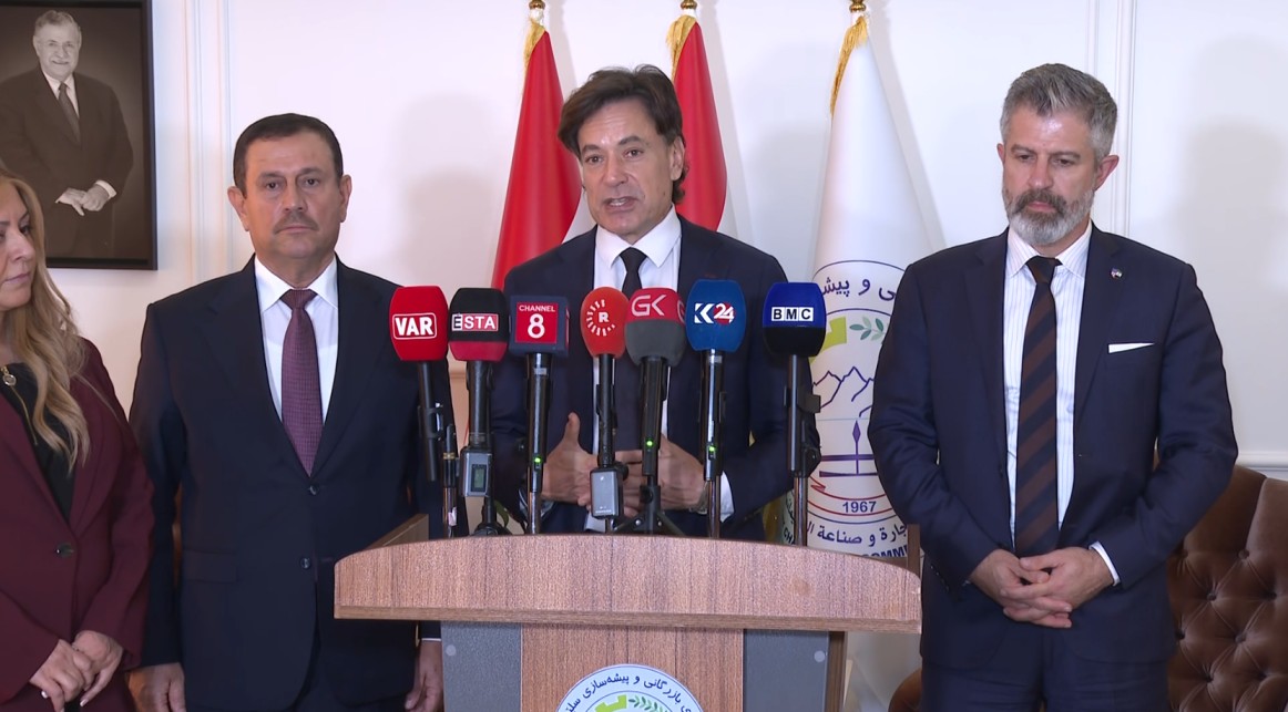 David Tafuri, the head of the delegation and President of the U.S.-Kurdistan Business Council (USKBC), speaks at a press conference in Slemani on October 15, 2026. Photo: Channel8