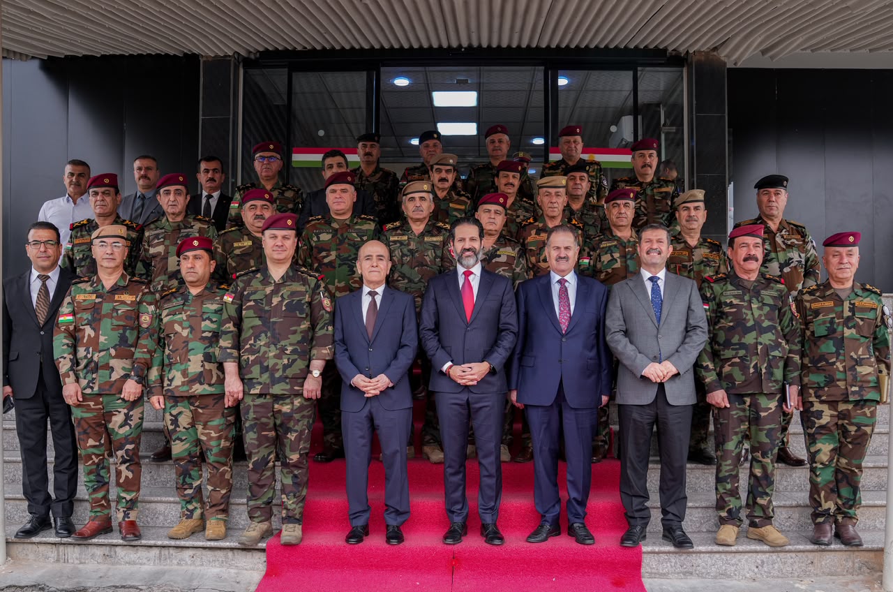Qubad Talabani met senior officials at the Ministry of Peshmerga Affairs.