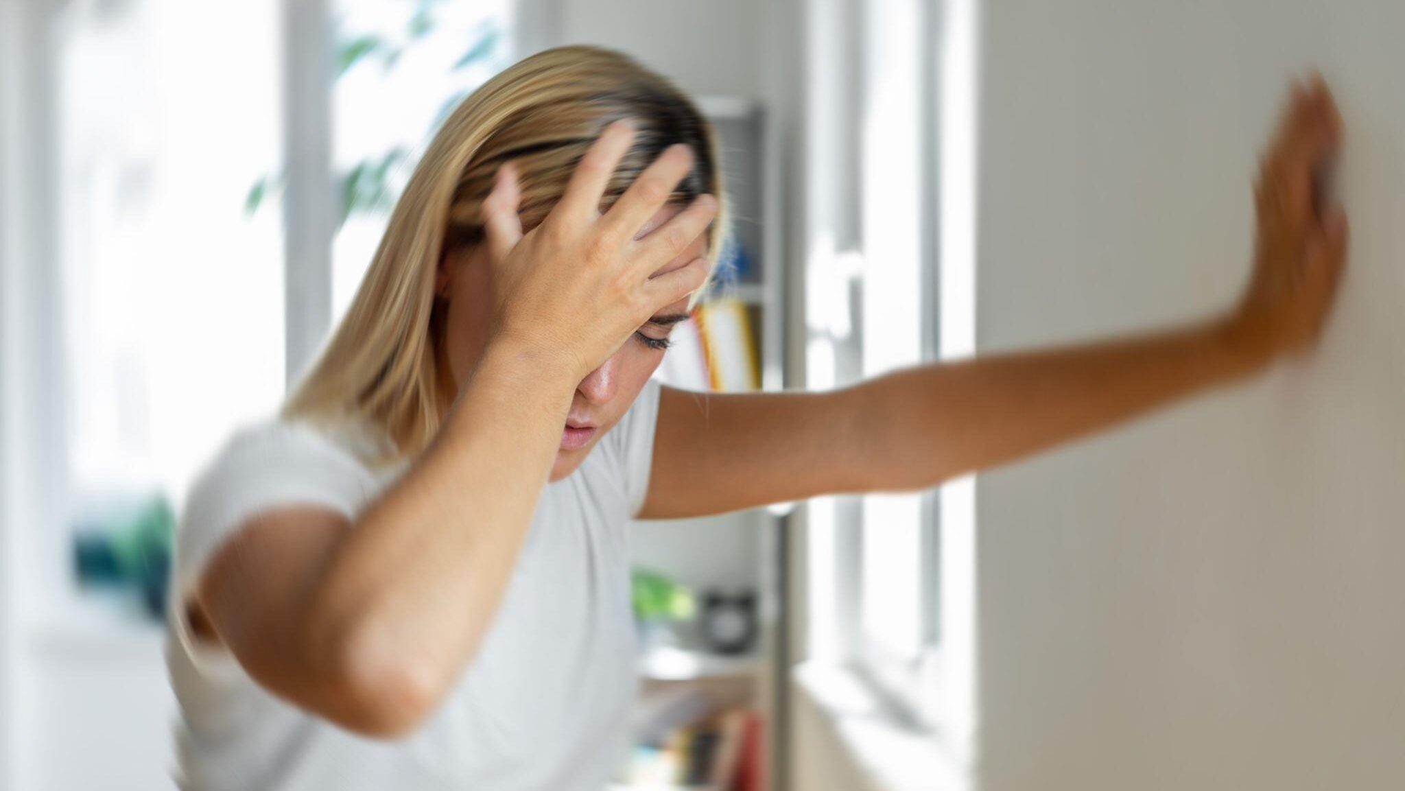 دەکرێت هەستانەوەی خێرا ببێتە هۆی گێژبوون. فۆتۆ: گێتی ئیمجس