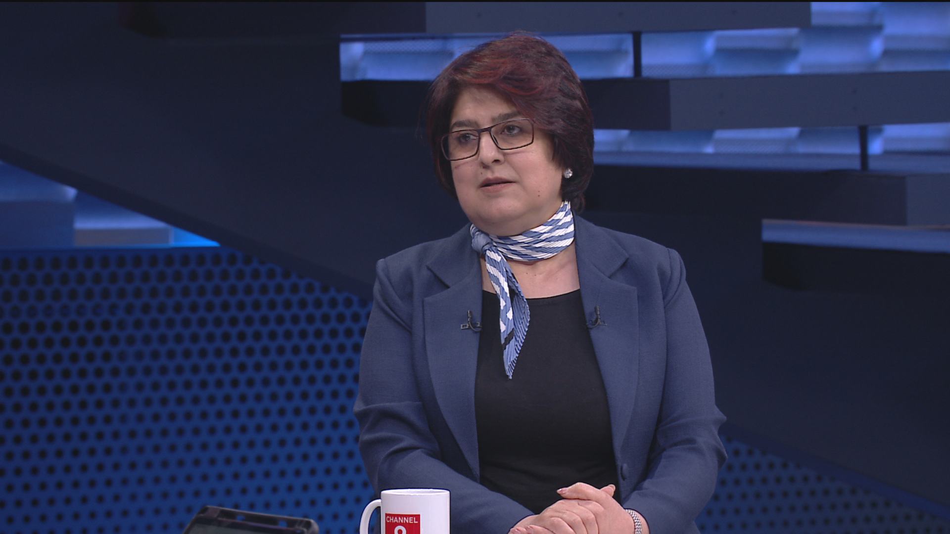تەلار لەتیف، لێپرسراوی ناوەندی یاسایی یەكێتیی نیشتمانیی كوردستان. فۆتۆ: كەناڵ8
