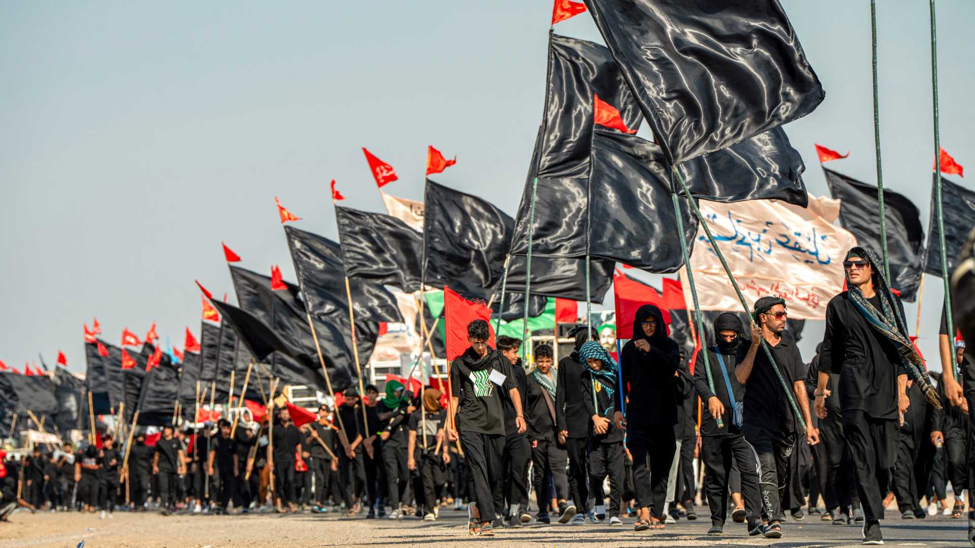 بەشێك لە زیارەتكارانی مەراسیمە ئاینییەکان لە شوێنە پیرۆزەکانی عێراق. فۆتۆ: AFP