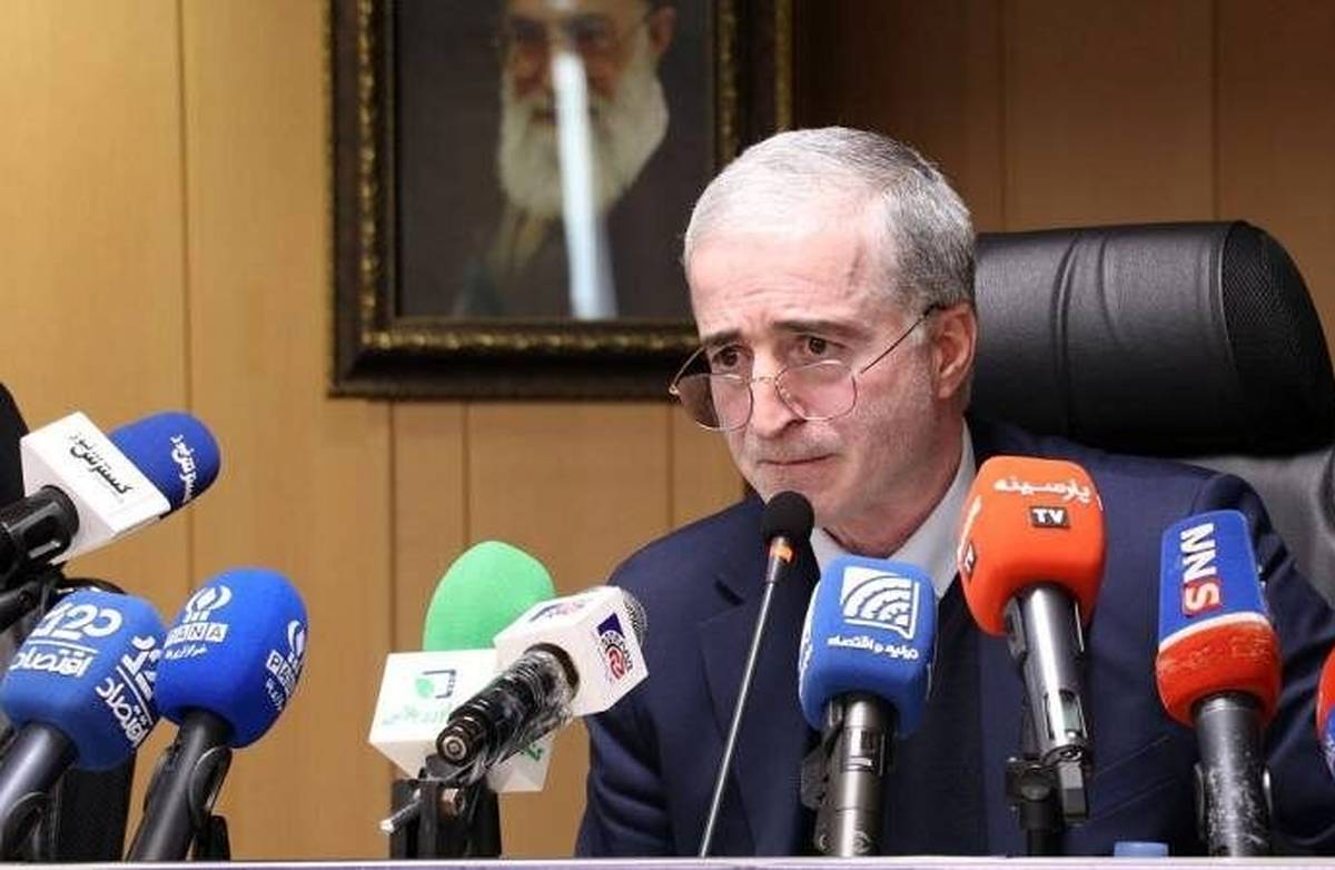 کۆنفرانسی رۆژنامەوانیی حەمید رەزا رستگار سەرۆکی ژووری بازرگانیی تاران