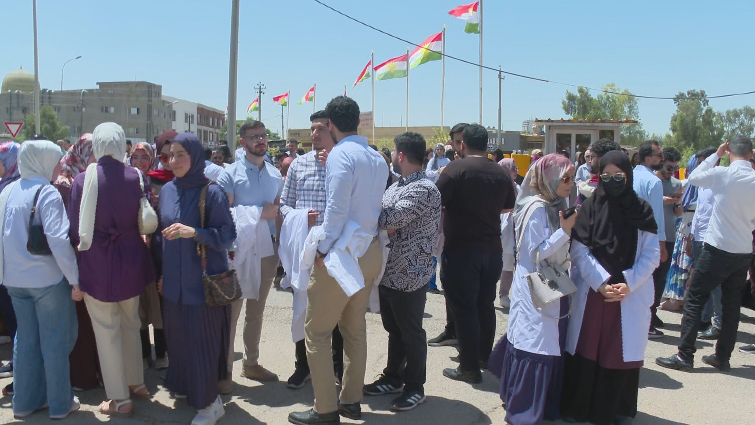 گردبووونەوەی بەشێک لە پزیشکانی ناڕازی و دانەمەزراو لە هەولێر