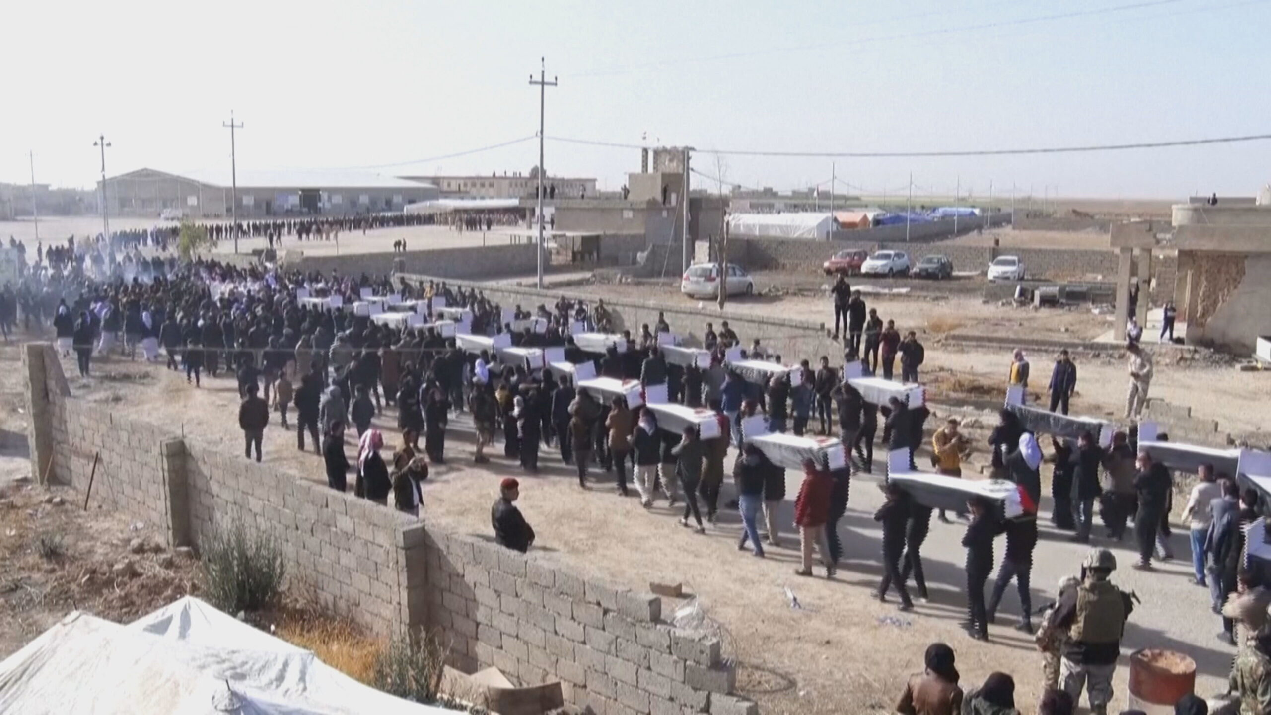 تاوەکو یەک ئێزدی مابێت، لە هەوڵەکانییان بۆ رزگارکردنیان بەردەوامدەبن