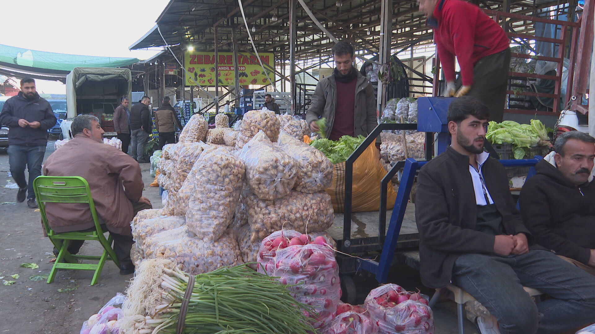 بەرهەمی کشتوکاڵی لە بازاڕی عەلوەی سلێمانی