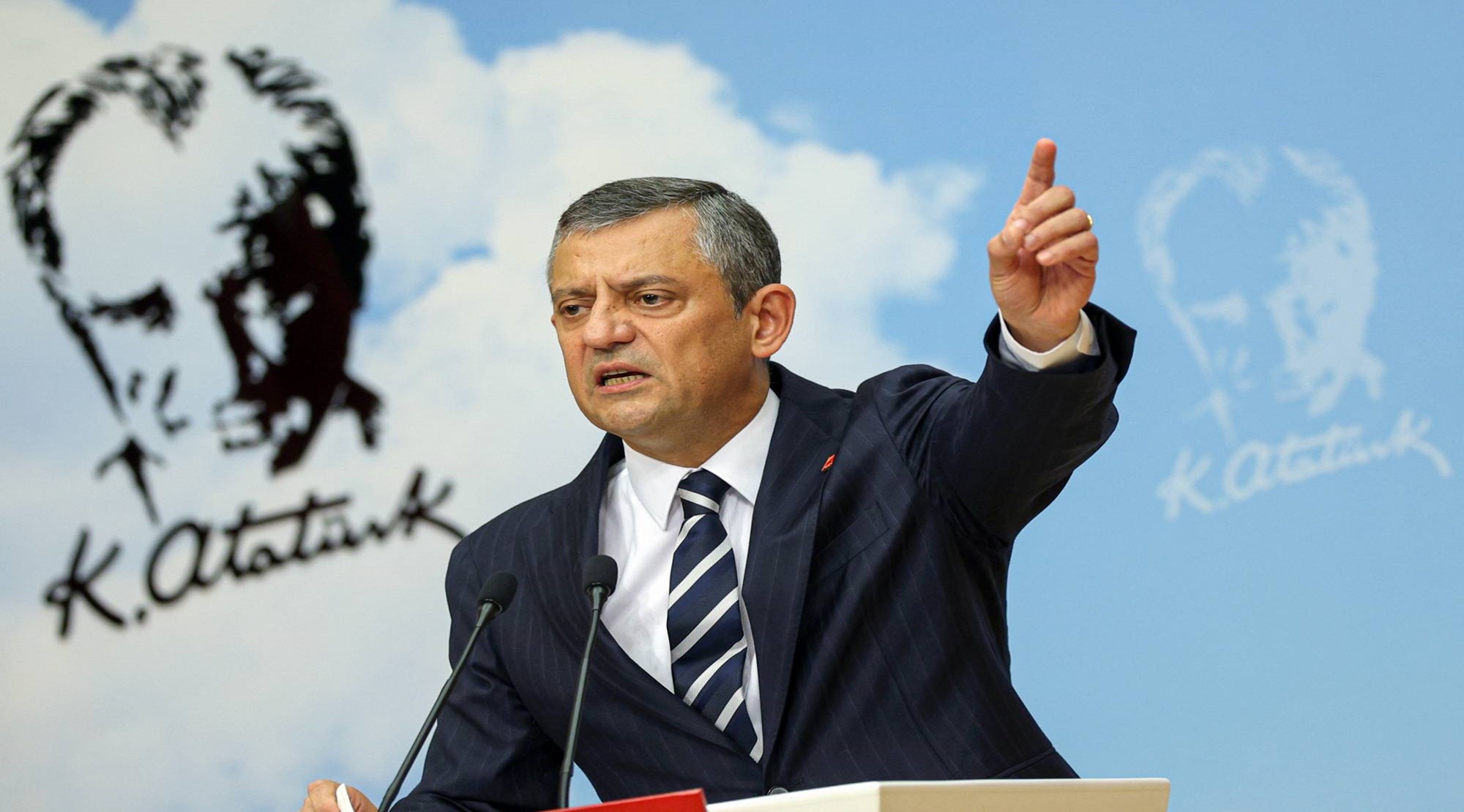 ئۆزگور ئۆزەل، سەرۆکی جەهەپە