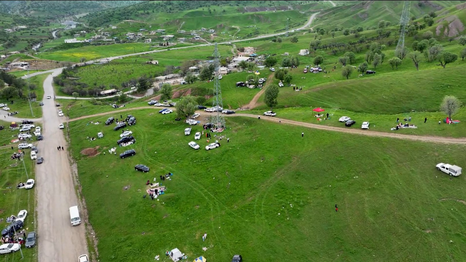 دیمەنێک لە ژینگە و سروشتی کوردستان و سەیرانی هاونیشتمانیان 