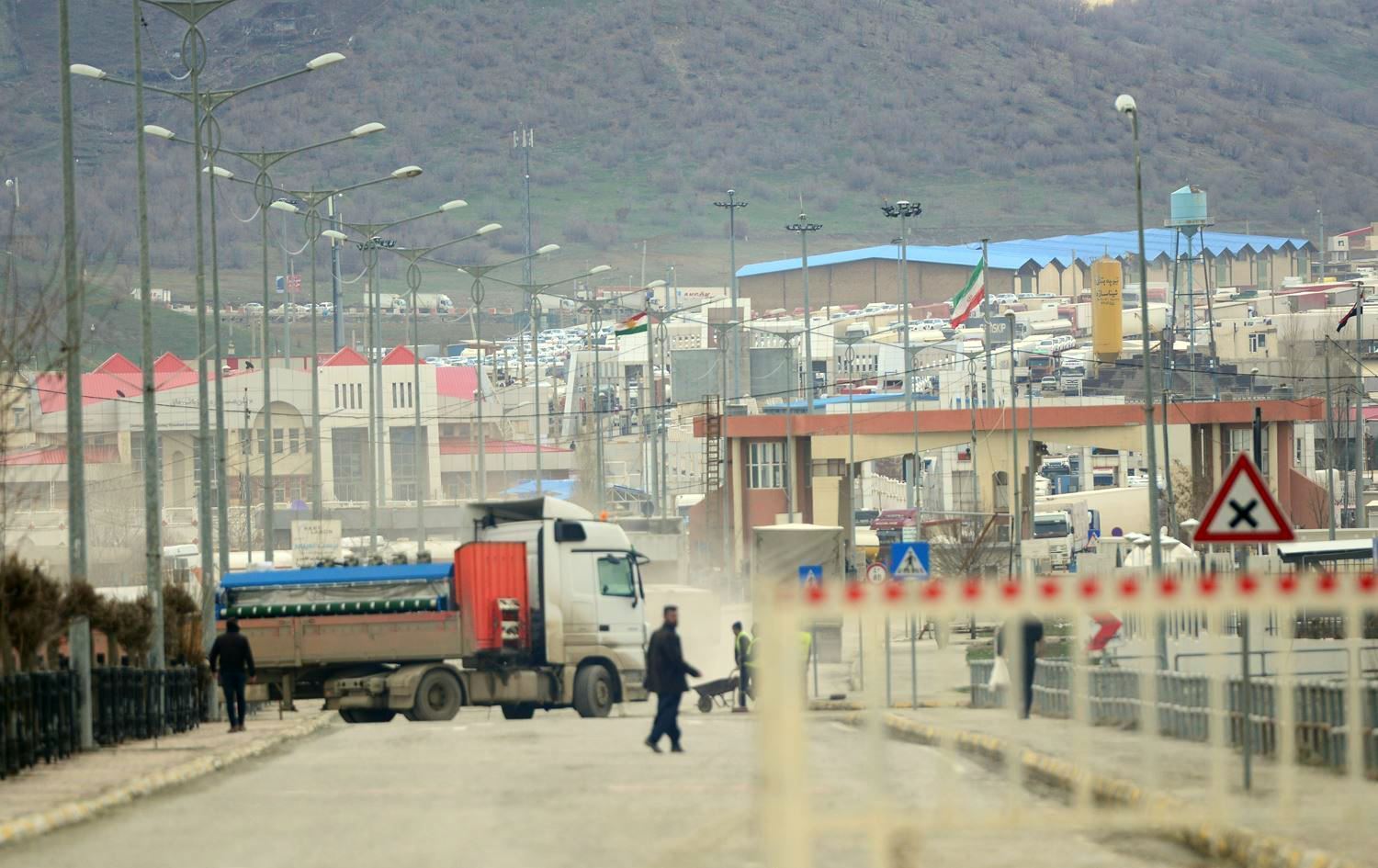 دیمەنێک لە دەروازەى نێودەڵەتیى باشماخ