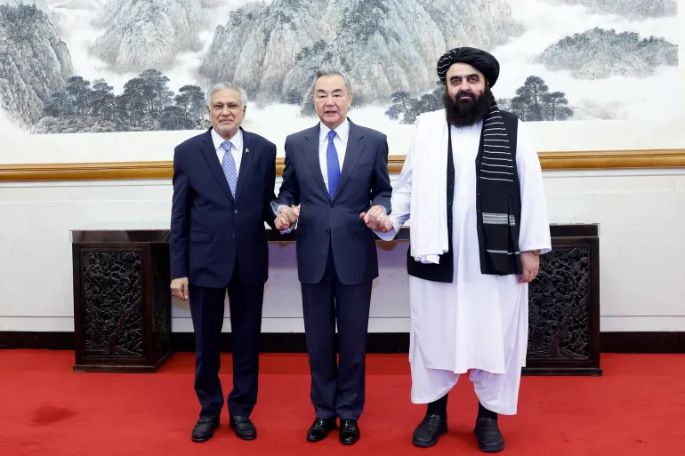 چین دەیەوێت ڕۆڵی هەبێت لە چارەسەرکردنی ئاڵۆزییەکانی هاوسێکانی و تەرازووی هێز رابگرێت لە ناوچەکە
