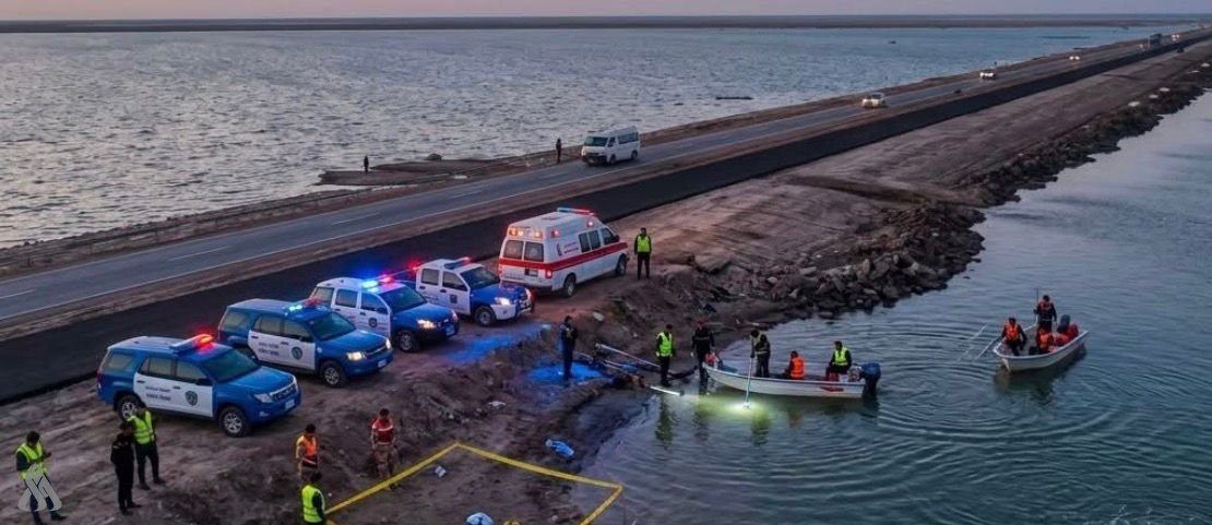 شوێنی ڕووداوەکەی لە پارێزگای واست، تیمە فریاگوزارییەکان لە کاتی دەرهێنانەوەی تەرمەکان