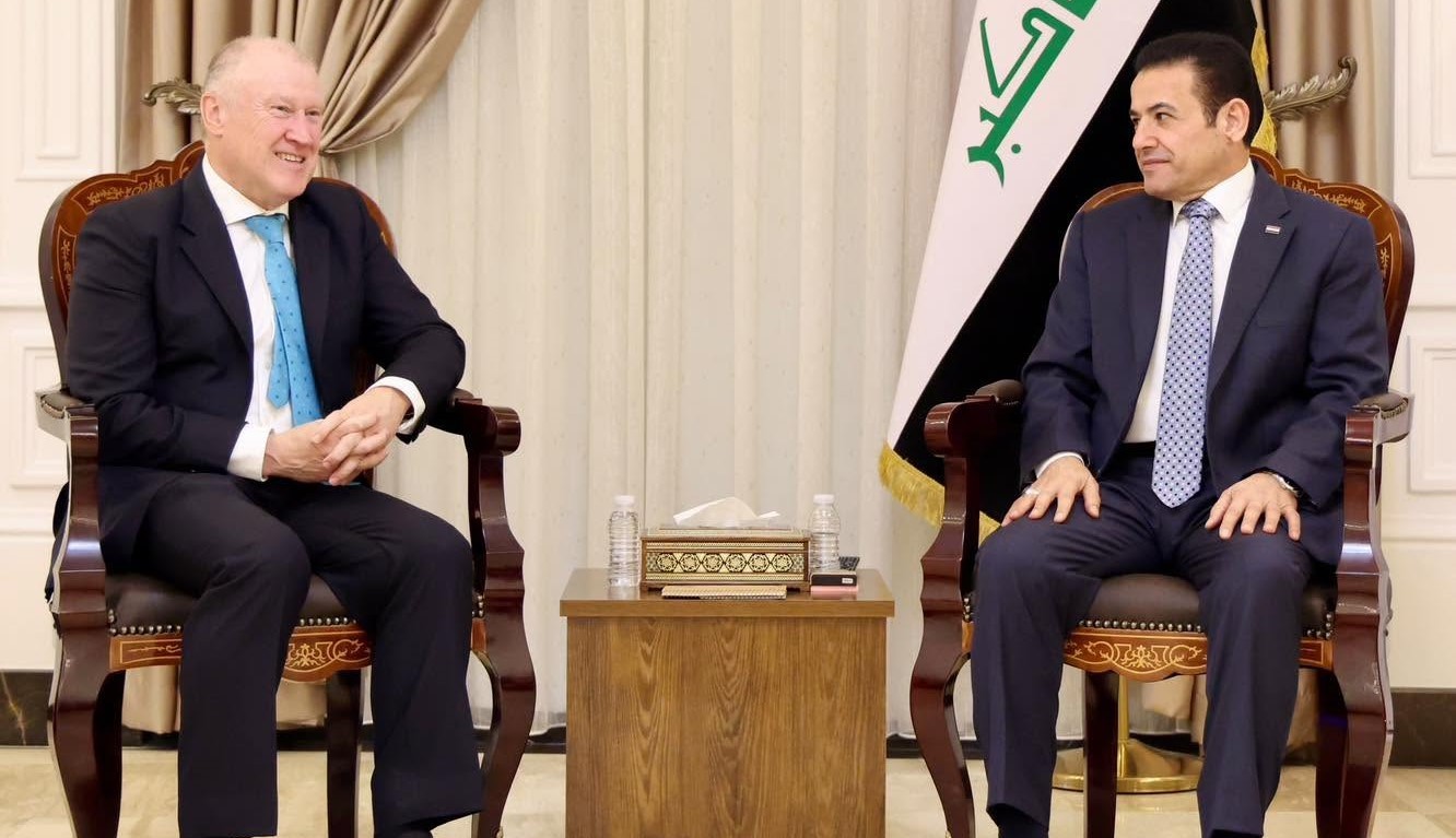 قاسم ئەعرەجی، ڕاوێژکاری ئاسایشی نیشتمانیی عێراق، لەگەڵ گلین مایڵز، باڵیۆزی ئوسترالیا لە عێراق کۆبووەوە 