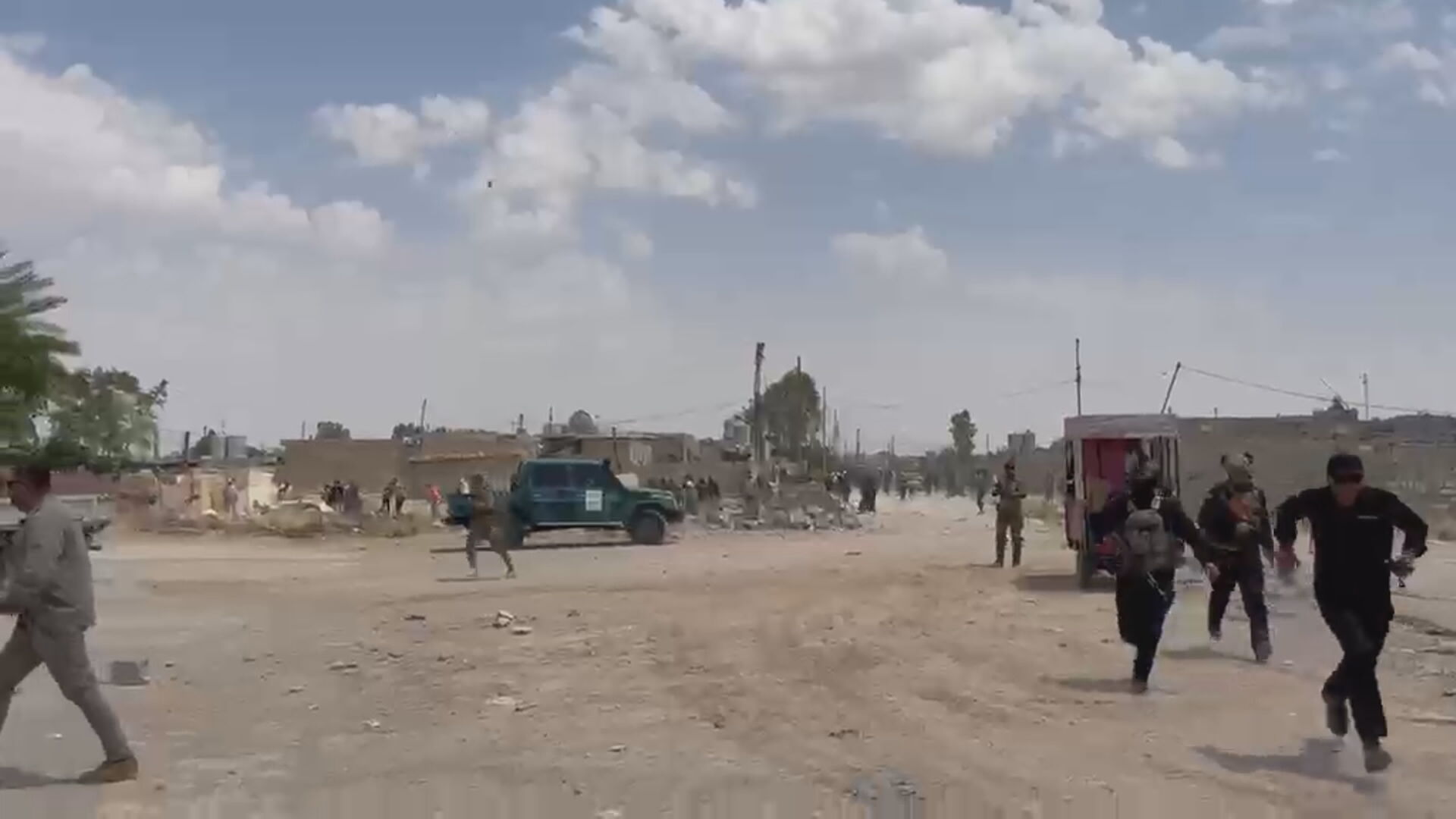 ساتی دروستبوونی شەڕ و پێکدادانەکانی نێوان پۆلیس و خەڵک لە گەڕەکی شەریکە تارقی کەرکووک