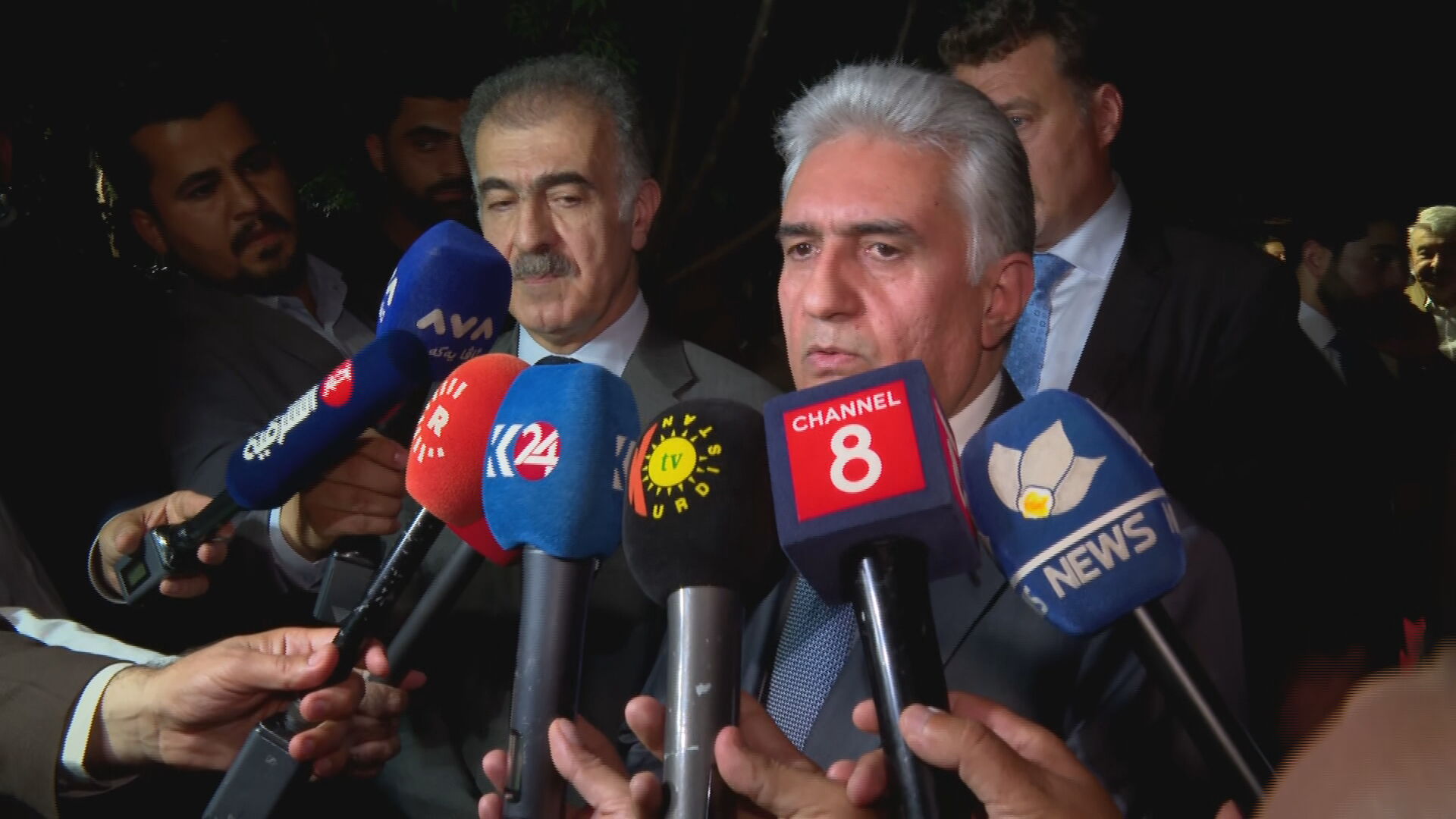 ڕێبەر ئەحمەد، وەزیری ناوخۆی هەرێمی کوردستان لە کاتی لێدوانی بۆ کەناڵ8