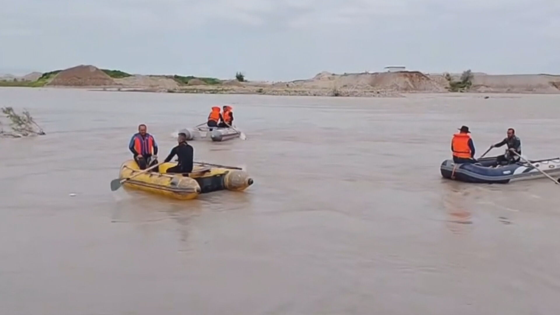 تیمەکانی بەرگریی شارستانیی زاخۆ لە کاتی گەڕان بە دوای تەرمی سەردار موشیر لە ڕووباری خابووردا