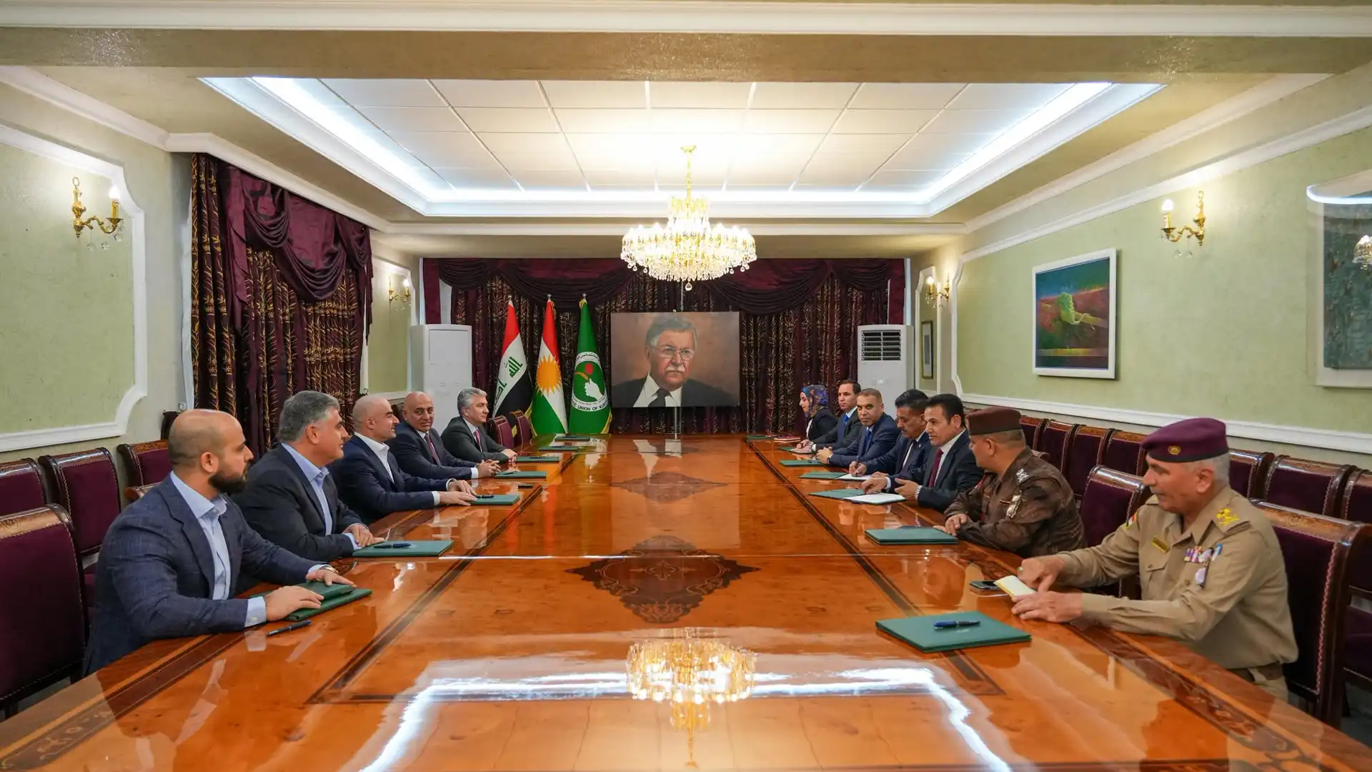 بافڵ جەلال تاڵەبانی، سەرۆکی یەکێتیی نیشتمانیی کوردستان و قاسم ئەعرەجی، ڕاوێژکاری ئاسایشی نیشتمانیی عێراق 