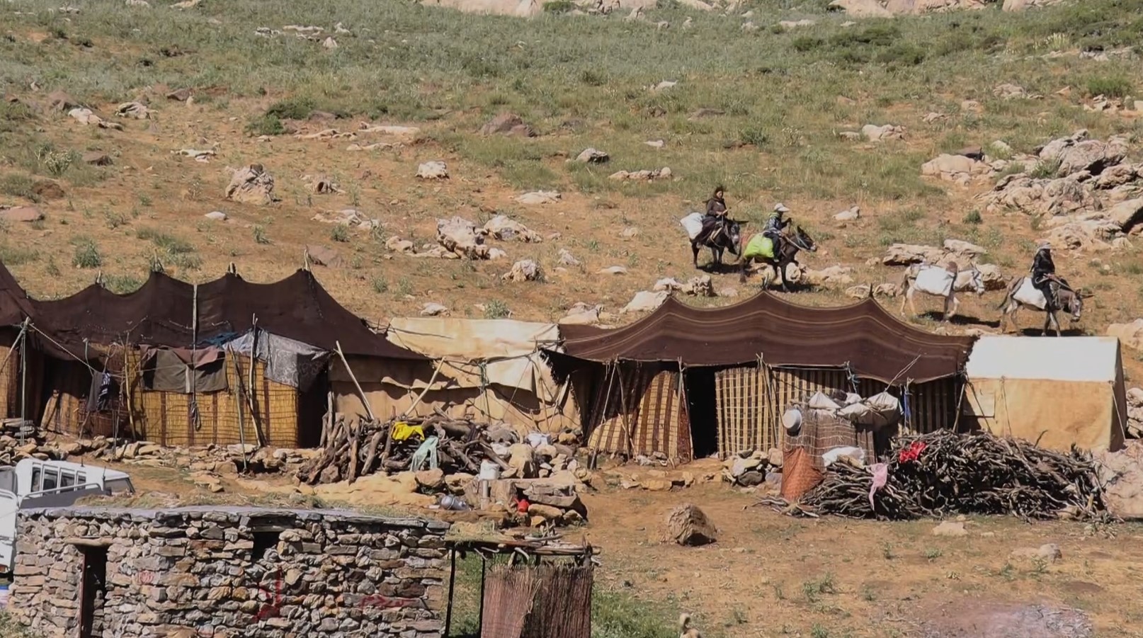 گۆشەیەک لە ژیانی هەوارنیشنانی سەردەشتی ڕۆژهەڵاتی کوردستان