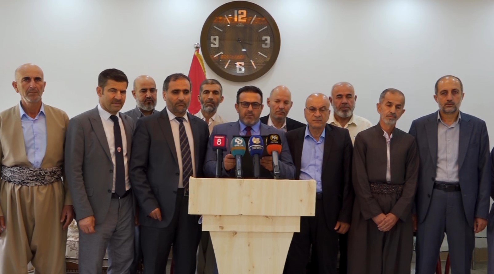 کۆنفڕانسی ڕۆژنامەوانی ئەنجوومەنى مامۆستایانى پێشەنگ