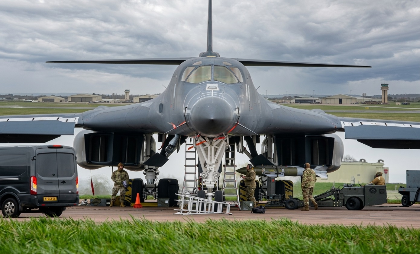 بنکەیەکى بەریتانیا کە فڕۆکە جەنگییەکانى ئەمریکا خاکى بنکەکە بەکاردەهێنن بۆ ئەرکە سەربازییەکانیان