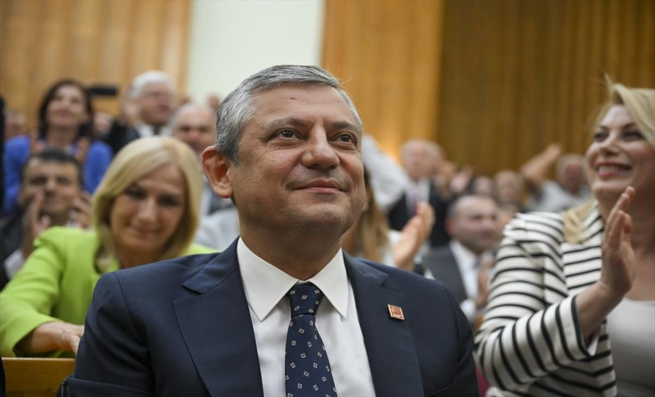 ئۆزگور ئۆزەل، سەرۆکى دوورخراوەى جەهەپە