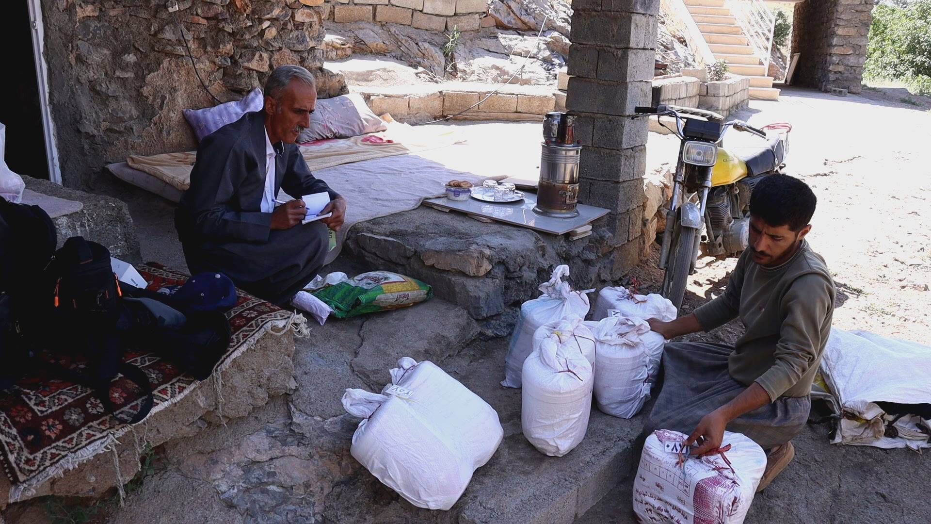 لە گوندی نەستان لە دامێنی چیاکانی ورمێ بە هەڵگرتنی سروشتی لە ئەشکەوتە ساردەکاندا تام و بۆنی ڕەسەن بە پەنیر دەبەخشن